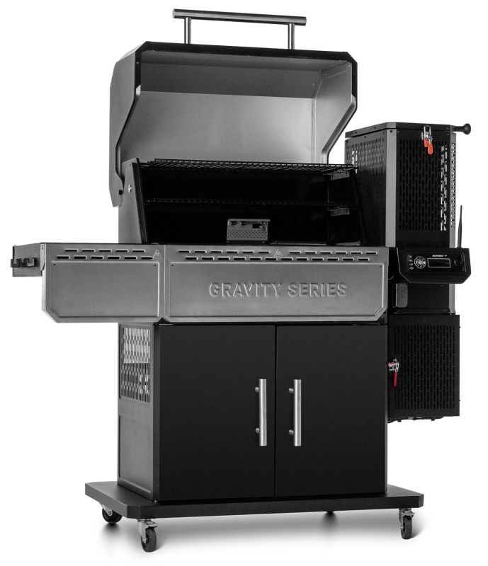 MASTERBUILT Gravity Series™ 1150 Digital Charcoal BBQ & Smoker