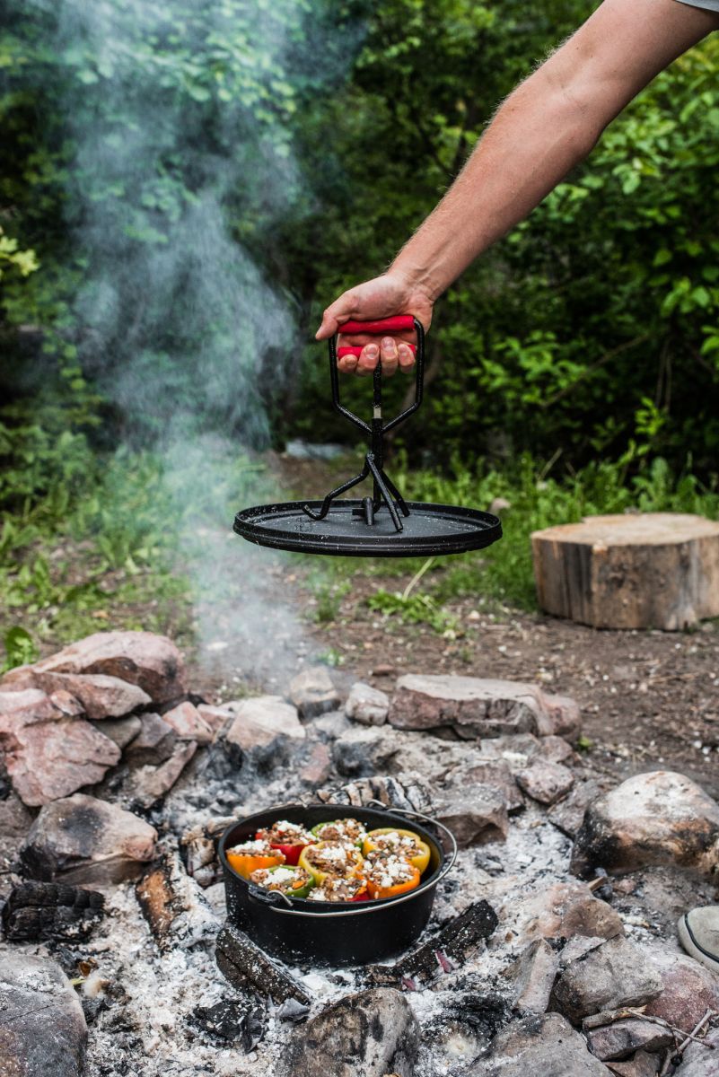 Dutch-Oven-Deckelheber, integr. Hebefunktion (9"/23 cm)